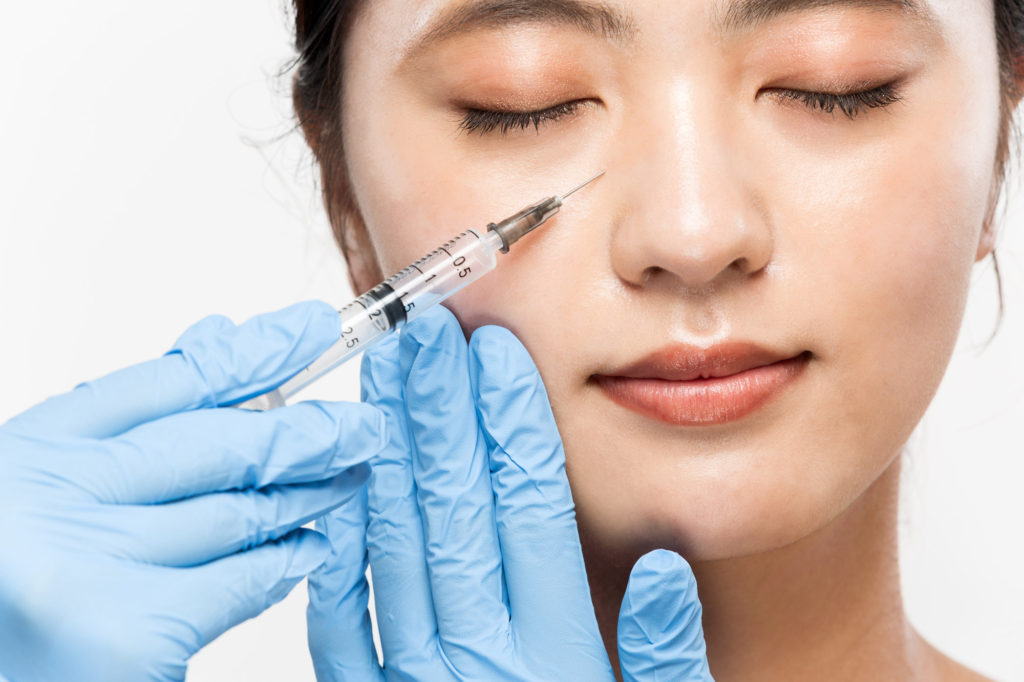 ボトックス注射の効果とは？持続期間やメリット・デメリット・副作用などもご紹介