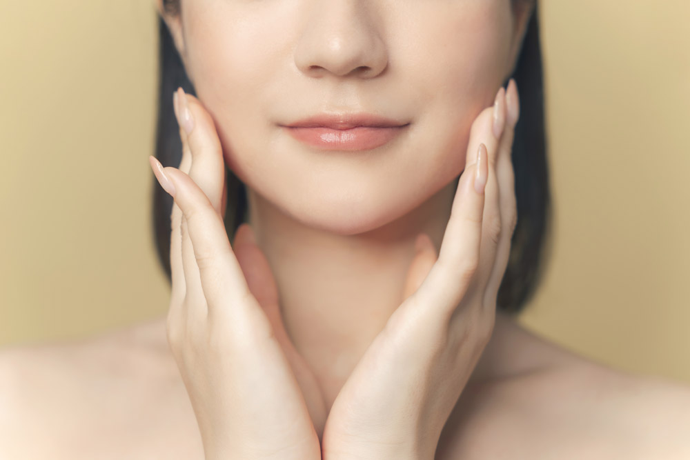 気になる丸顔は治せる？顔痩せの方法を詳しくご紹介